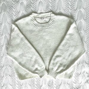 Women’s sweater. White color.